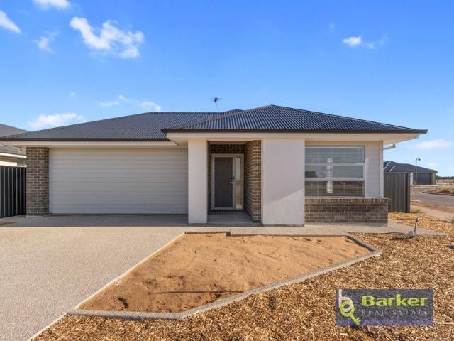 Sparkly New 4 Bedroom Home Modern & Easy Living