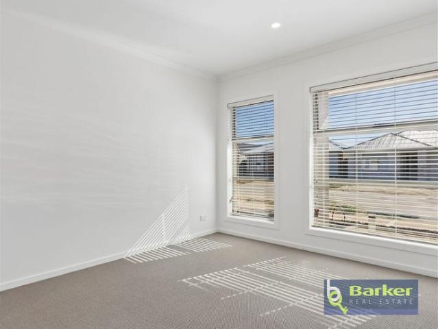 Sparkly New 4 Bedroom Home Modern & Easy Living