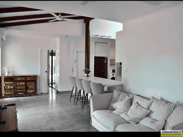 Sparkling pool, Tropical living in Caravoinca!