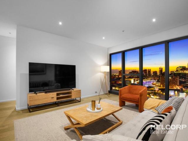 Sparkling views of the Yarra River and City Skyline from this Prima gem