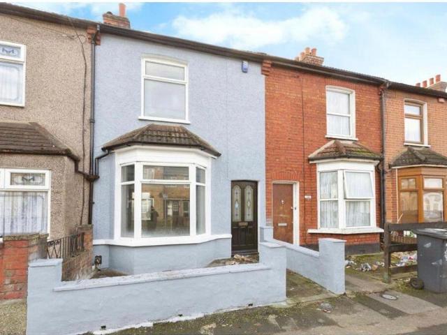 Sparsholt Road, Barking IG11 2 bed terraced house to rent £1,895 pcm £437 pw