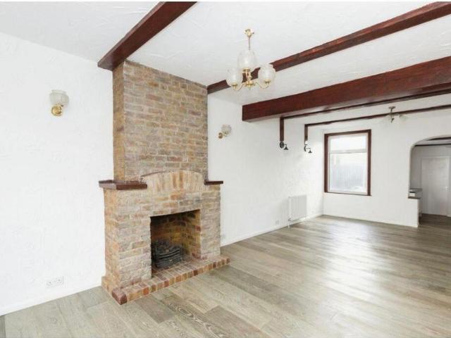 Sparsholt Road, Barking IG11 2 bed terraced house to rent £1,850 pcm £427 pw
