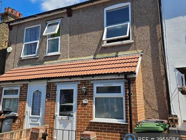 Sparsholt Road, Barking, IG11 2 bed terraced house to rent £1,950 pcm £450 pw