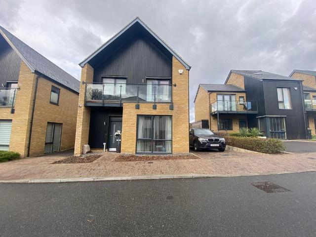 Sparrowhawk Way, Newhall, HARLOW 4 bed detached house to rent £2,700 pcm £623 pw