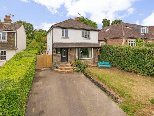 Sparrows Green, Wadhurst, TN5 3 bed house to rent £2,100 pcm £485 pw