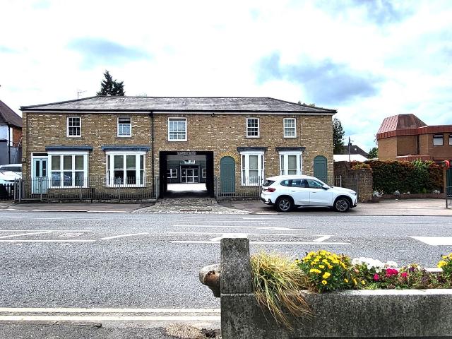 Sparrows Herne, Bushey WD23, 1 bed maisonette to rent, £1,250 pcm | PrimeLocation