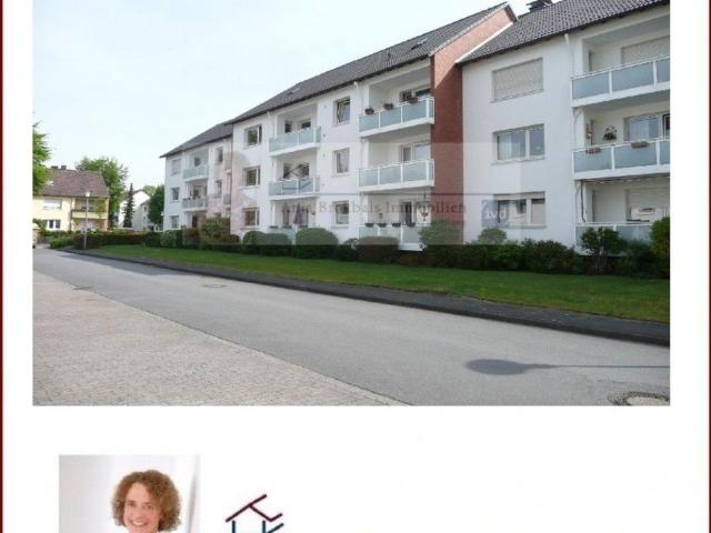 Spexard: Frisch renovierte 2 Zimmer Wohnung im 2. OG mit Balkon