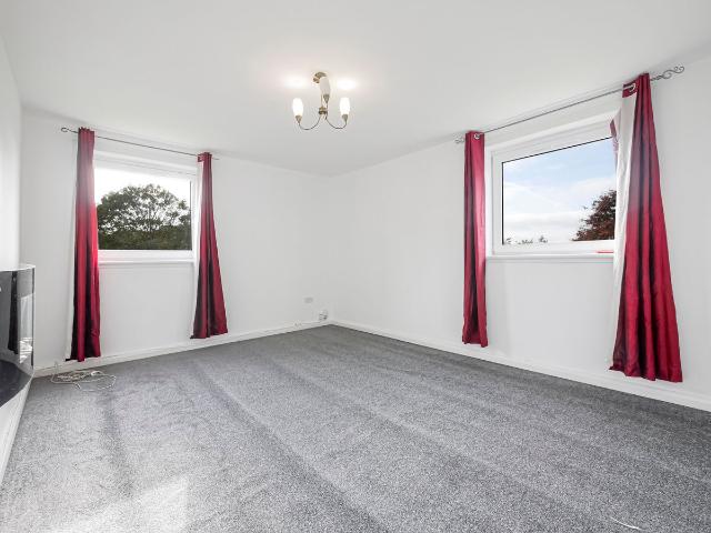 Spey Drive, Dundee DD2, 2 bed flat to rent, £750 pcm | PrimeLocation