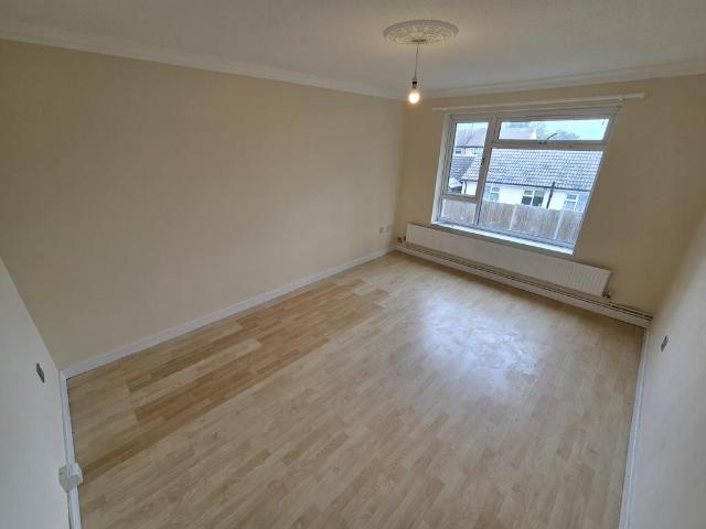 Spear Close, Luton, LU3 1 bed maisonette to rent £1,050 pcm £242 pw