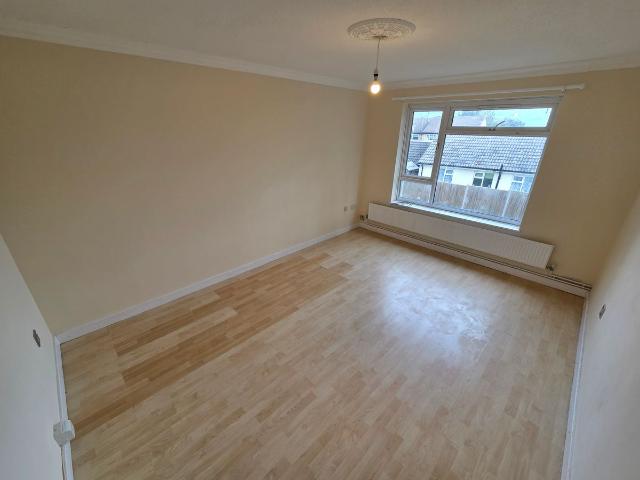 Spear Close, Luton LU3, 1 bed maisonette to rent, £1,050 pcm | PrimeLocation