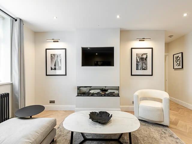 Spear Mews London, Royal Borough of. 2 bed property to rent £5,001 pcm £1,154 pw