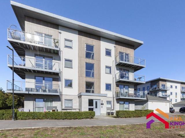 Speckled Wood House, Maidenhead SL6, 2 bed flat to rent, £1,725 pcm | PrimeLocation