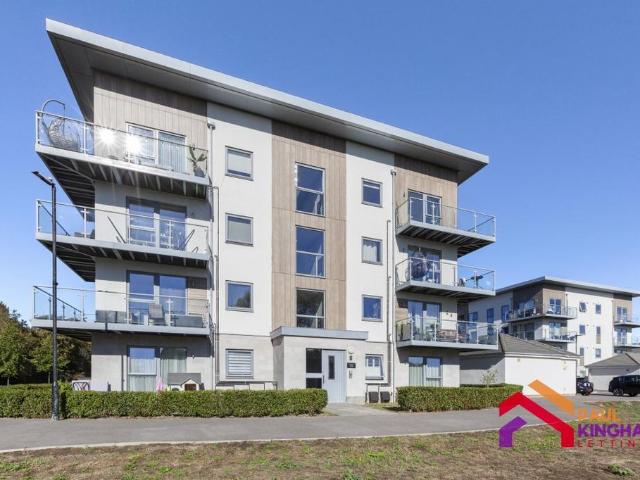 Speckled Wood House, Vicus Way SL6 2 bed flat to rent £1,725 pcm £398 pw