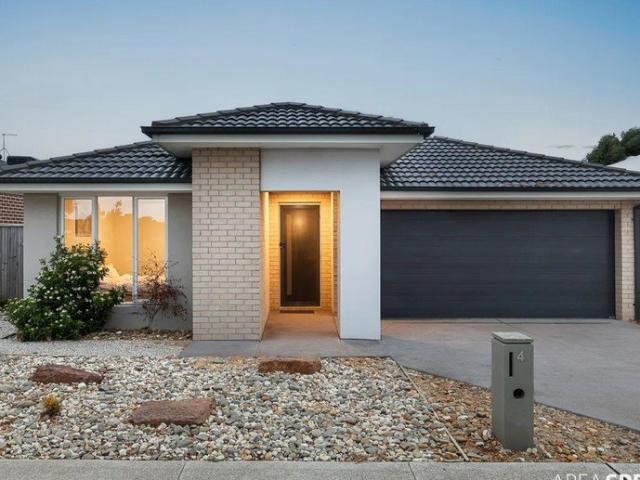Specious 4 bedroom available for rent!