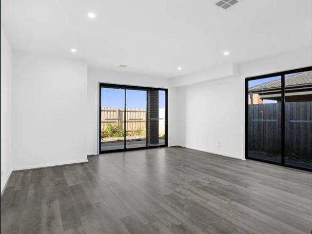 Specious 5 Bedroom Family Home for Rent in Wallan