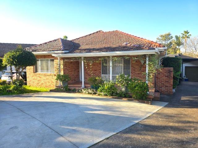 SPECIOUS AND NEAT FOUR BEDROOM HOUSE PLUS A TWO BEDROOM GRANNY FLAT FOR RENT