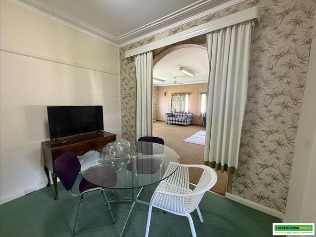 Specious family home for rent