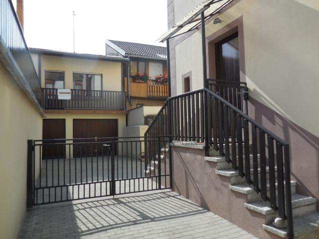 MAISON DE VILLE de 115 m2 avec cour et garage