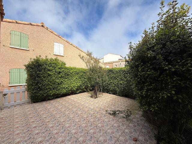 Spécial investisseur St Pierre la Mer Duplex T3 Plein Sud avec jardin, terrasse et place de parking