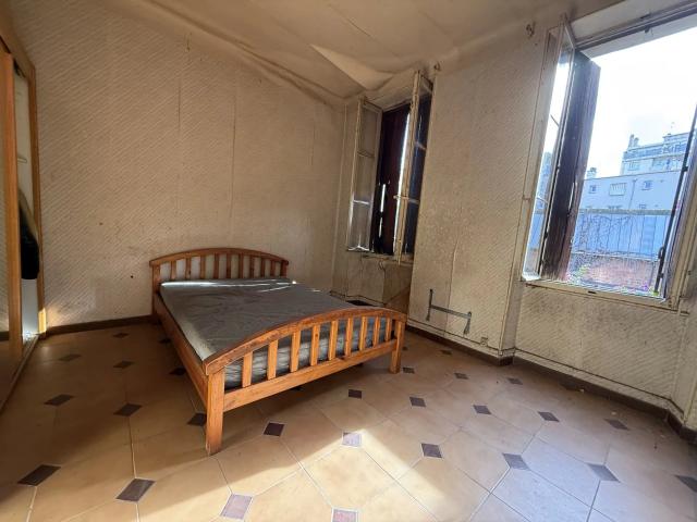 SPÉCIAL INVESTISSEURS – T2 BIS 66 M² À RÉNOVER – MARSEILLE 5E