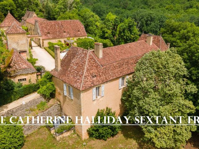 SPECTACULAIRE CHARTREUSE ET SES TROIS MAISONS DE TOUTE BEAUTE !