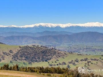 SPECTACULAR 440 ACRE RETREAT WITH PANORAMIC VIEWS