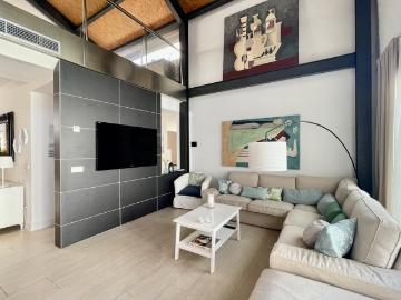 Spectacular 4 bedroom house with garden in Molinar