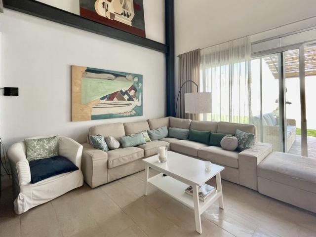 Spectacular 4 bedroom house with garden in Molinar