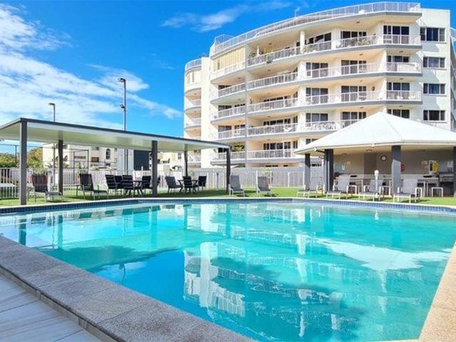 Spectacular 4 Bedroom Penthouse with Private Rooftop & Moreton Bay Views