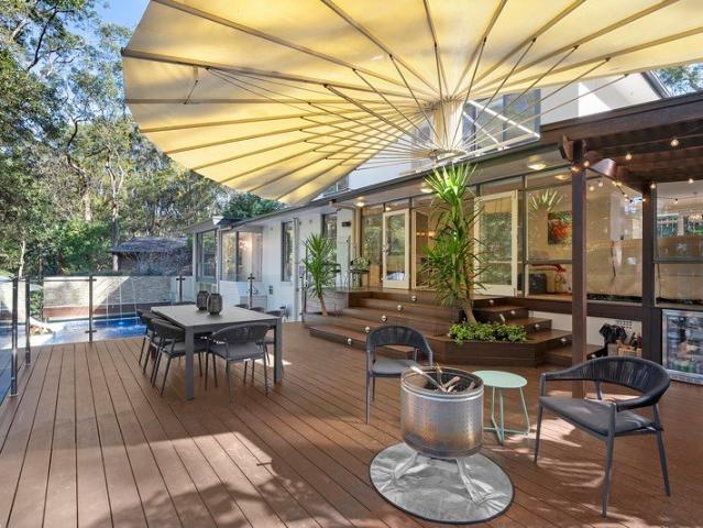 Spectacular 5 Bedroom Family Entertainer Amid Leafy Vista