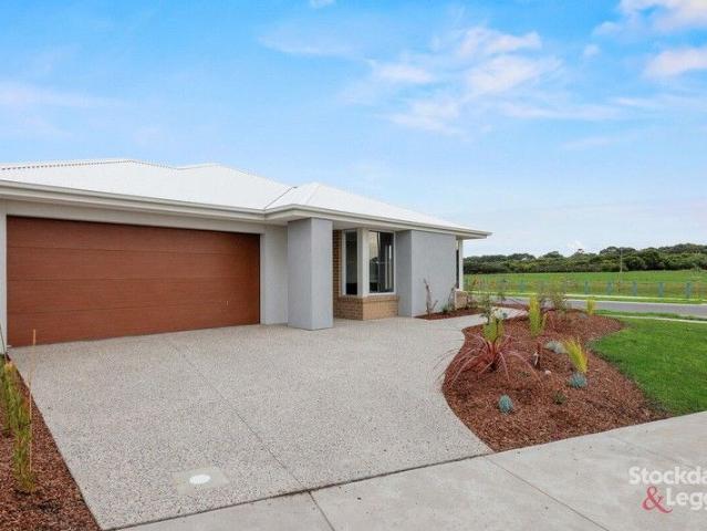 Spectacular 5 Bedroom Home with Modern Upgrades