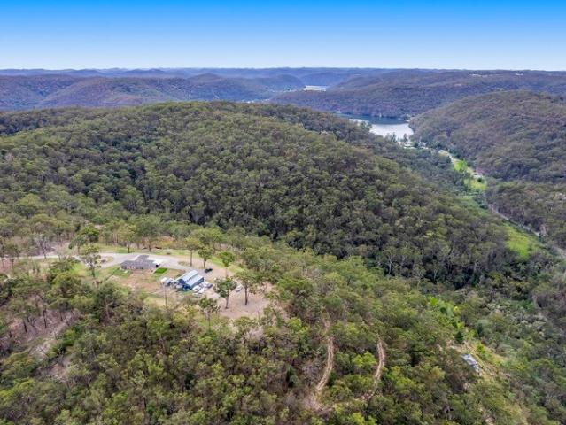 Spectacular 80 Acre Retreat of Privacy and Sweeping Landscapes