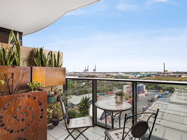 Spectacular Top Floor Water Views & Resort Style Living