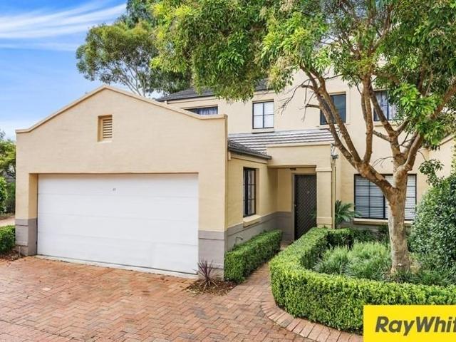 SPECTACULAR TOWNHOUSE IN THE HEART OF CASTLE HILL