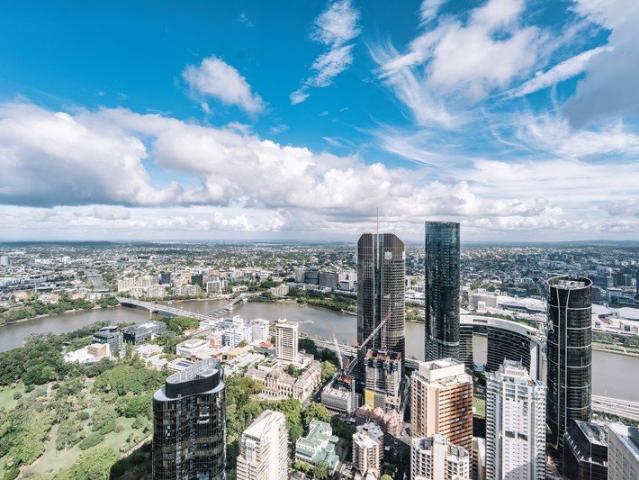 Spectacular two bedroom one study apartment in Brisbane City. Facing west to breathtaking horizon and Unblocked City View