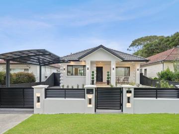 Spectacular Ultra Modern Home in Prime Location