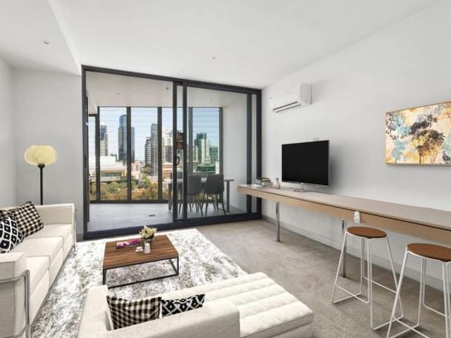 Spectacular UNFURNISHED One Bedroom apartment!