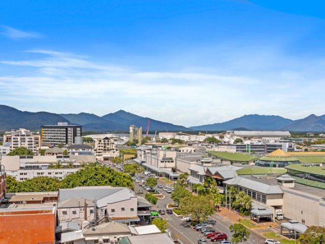 SPECTACULAR VIEWS 10TH FLOOR DUAL KEY APARTMENT + CARPARK