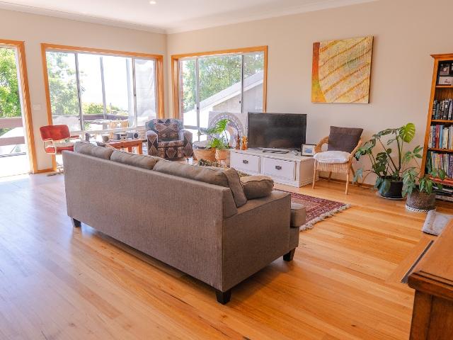 Spectacular Views, Timeless Charm