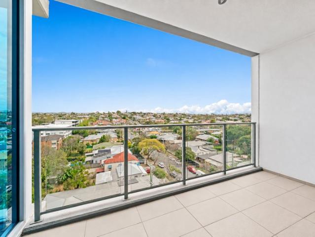Spectacular Views & Elevated Living in the Heart of Nundah