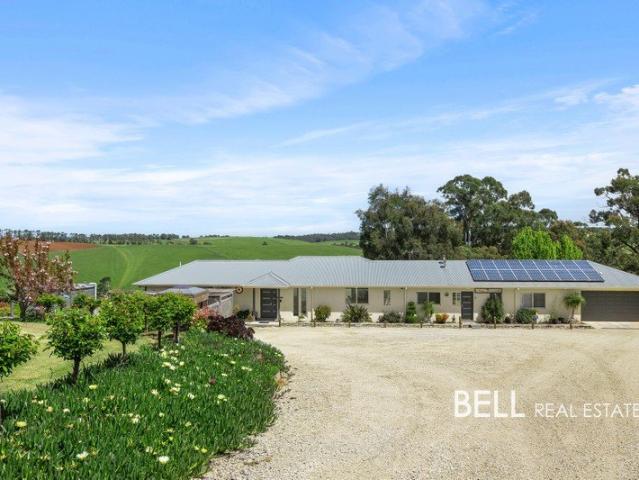 Spectacular Views, Stunning Gardens & a Lifestyle to Love!