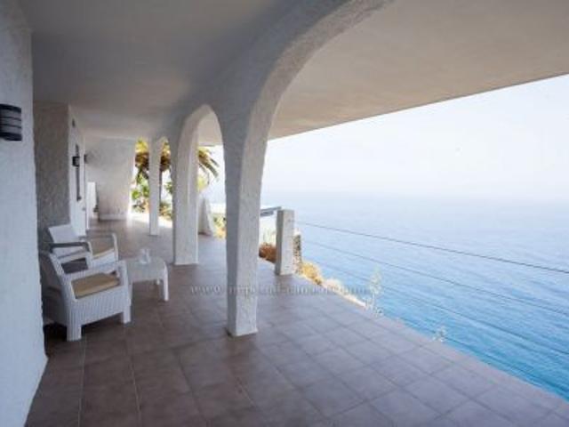 Spectacular villa at the see front with stunning views in the very best area of the North of Tenerife!