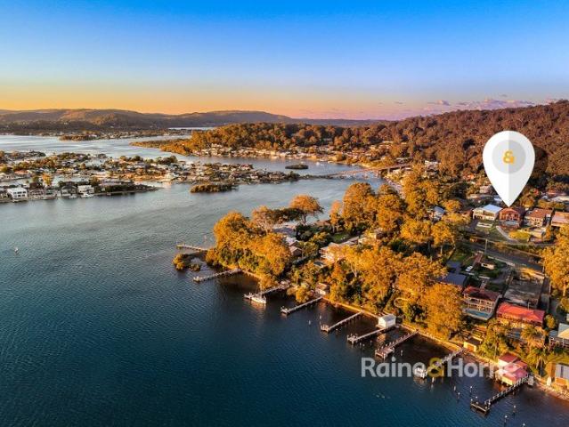 Spectacular Water Views & Spacious Family Living in Prestigious Daleys Point