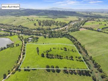 Spectacular Acreage opportunity!