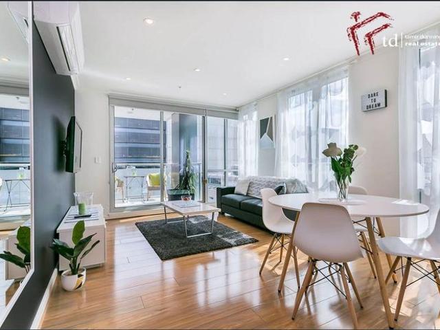 Spectacular and Spacious, 2 bed & 2 bath, fully furnished, CBD Apartment