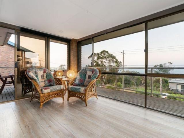 Spectacular Bay Views & Year Round Entertaining