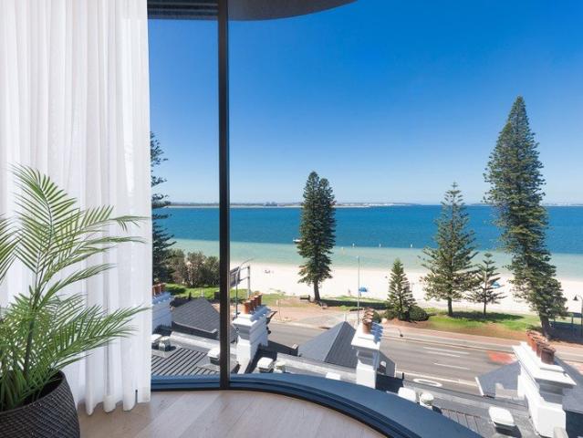 SPECTACULAR BEACHFRONT APARTMENT