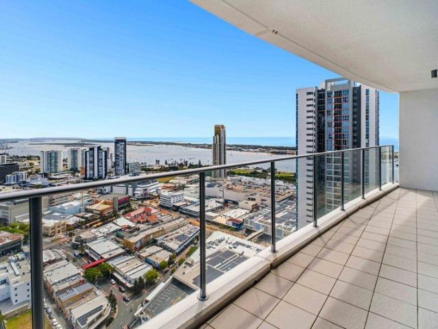 Spectacular Broadwater & Hinterland Views!