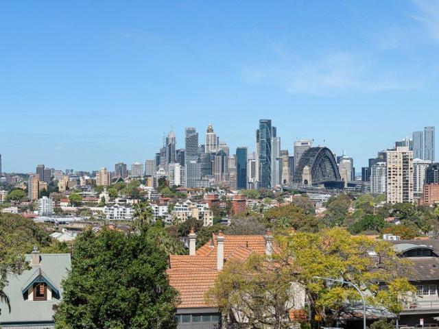Spectacular Bridge, City & Harbour Views