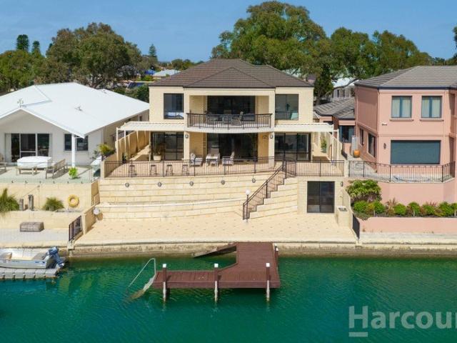 Spectacular Canal Views & Exceptional Waterfront Living